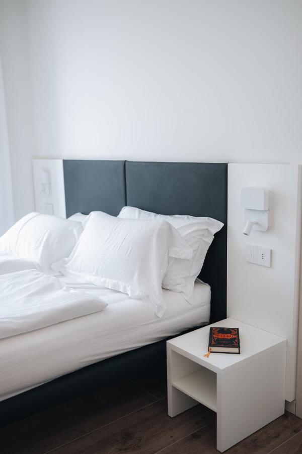 Sea Breeze Aparthotel Каорле Екстериор снимка