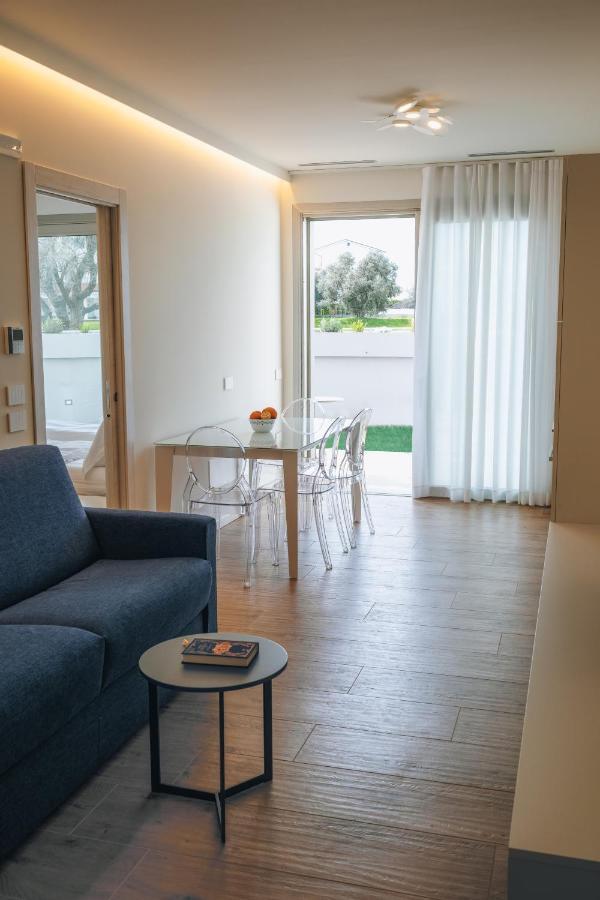 Sea Breeze Aparthotel Каорле Екстериор снимка