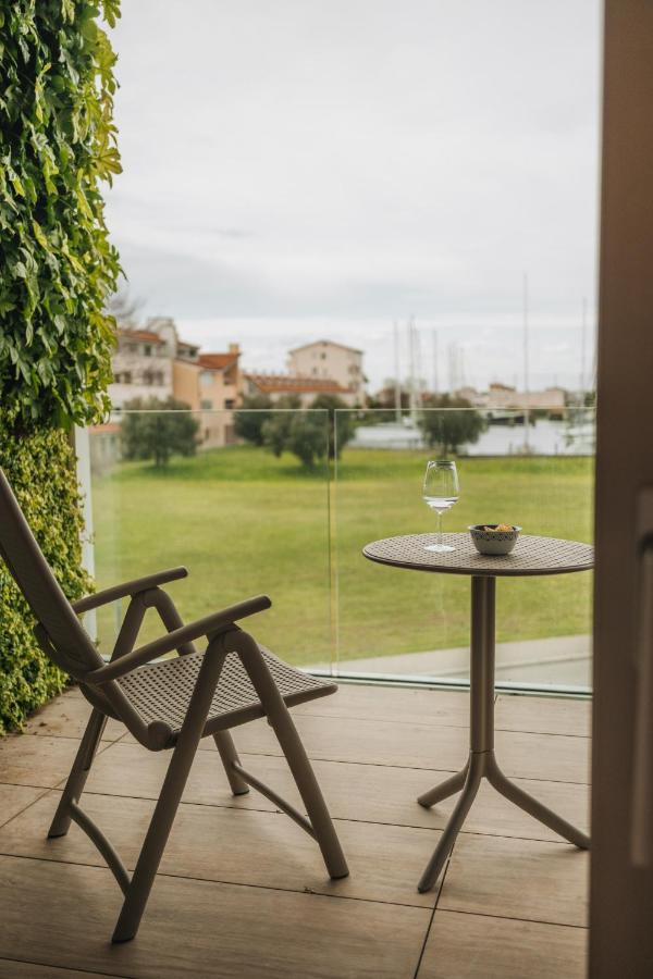 Sea Breeze Aparthotel Каорле Екстериор снимка