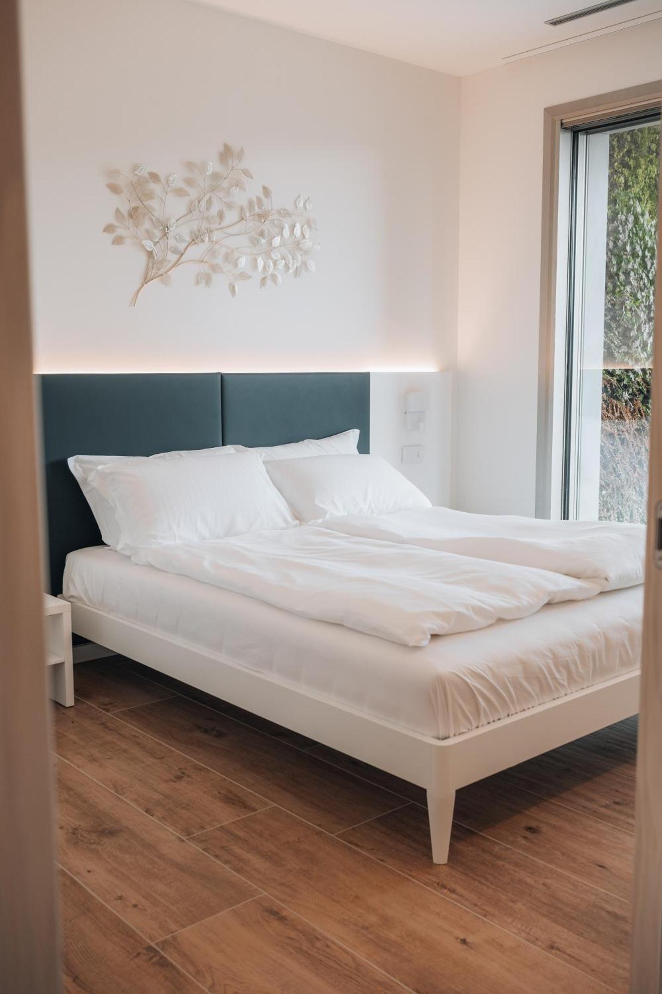 Sea Breeze Aparthotel Каорле Екстериор снимка