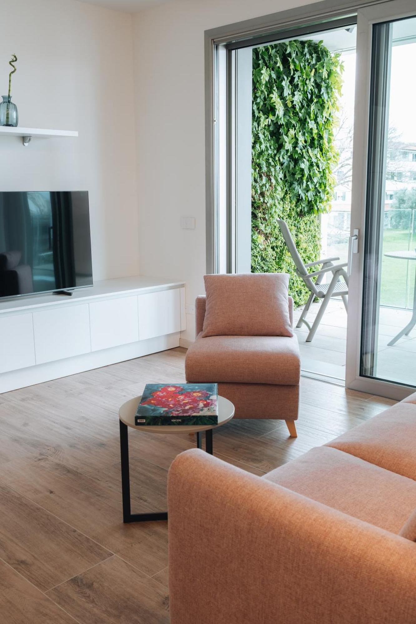 Sea Breeze Aparthotel Каорле Екстериор снимка